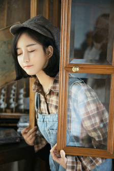 《年轻的女教师》hd9在线观看